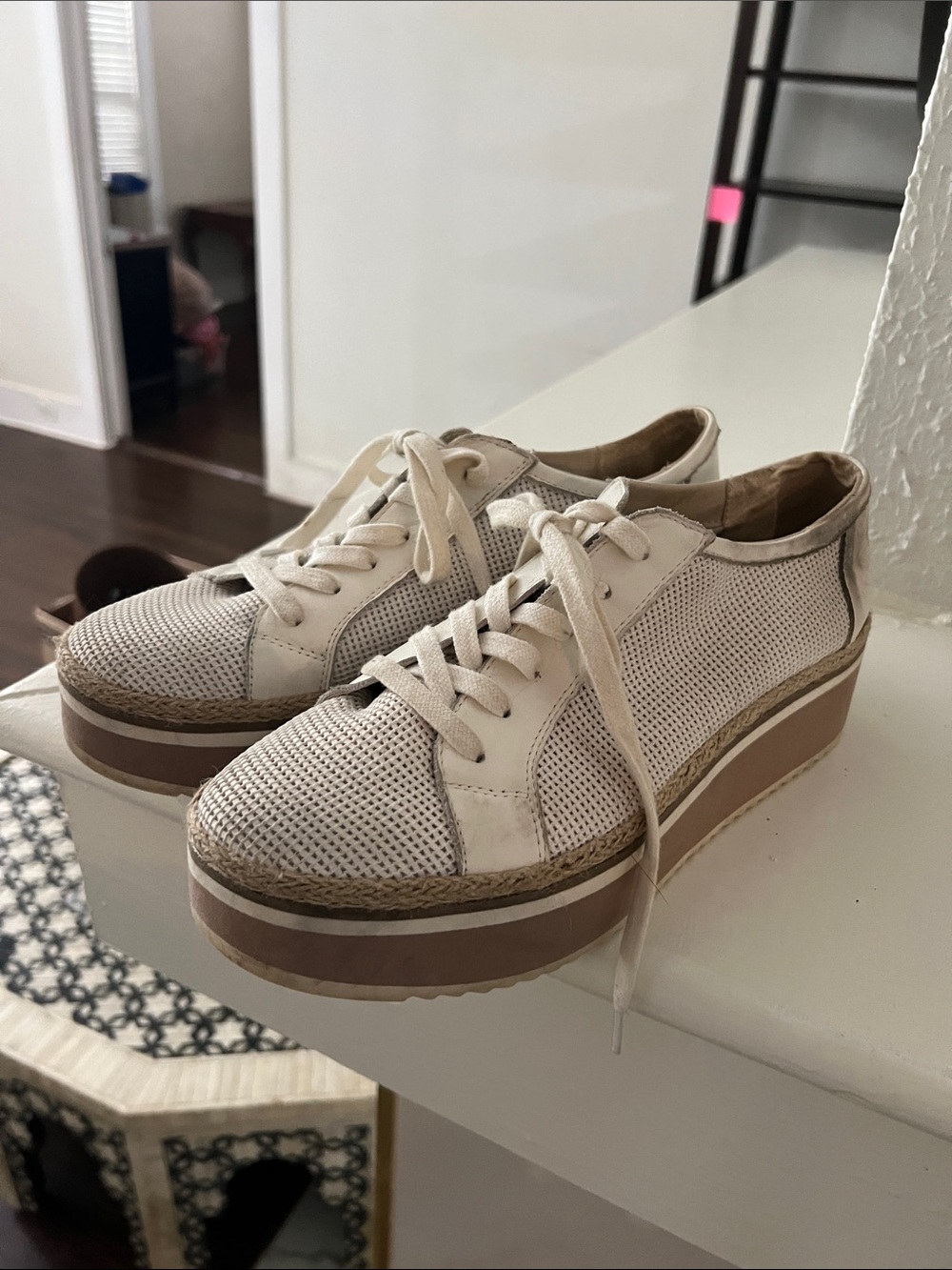 Dolce Vita Cream Lace-Up Platform Sneakers